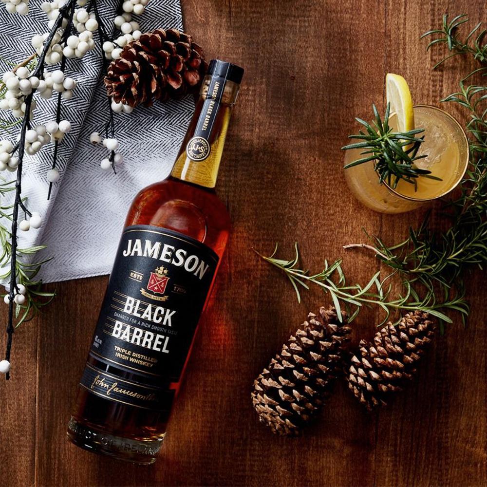 <span color-type="color" style="color: #ffffff;">Jameson BLACK BARREL&nbsp;</span>