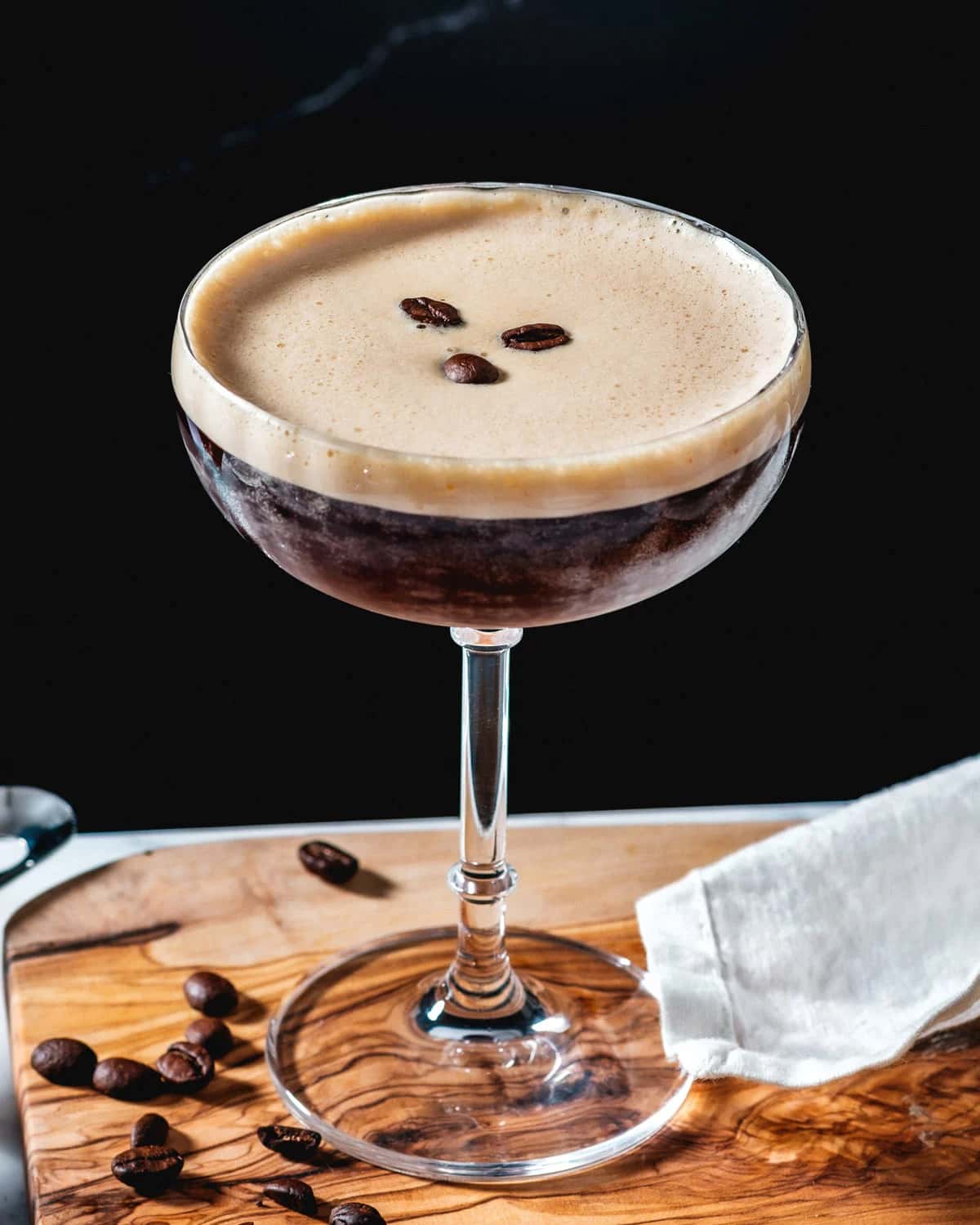 <span color-type="color" style="color: #ffffff;">Espresso Martini</span>