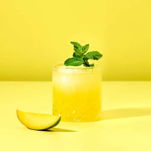 Mango gin sour