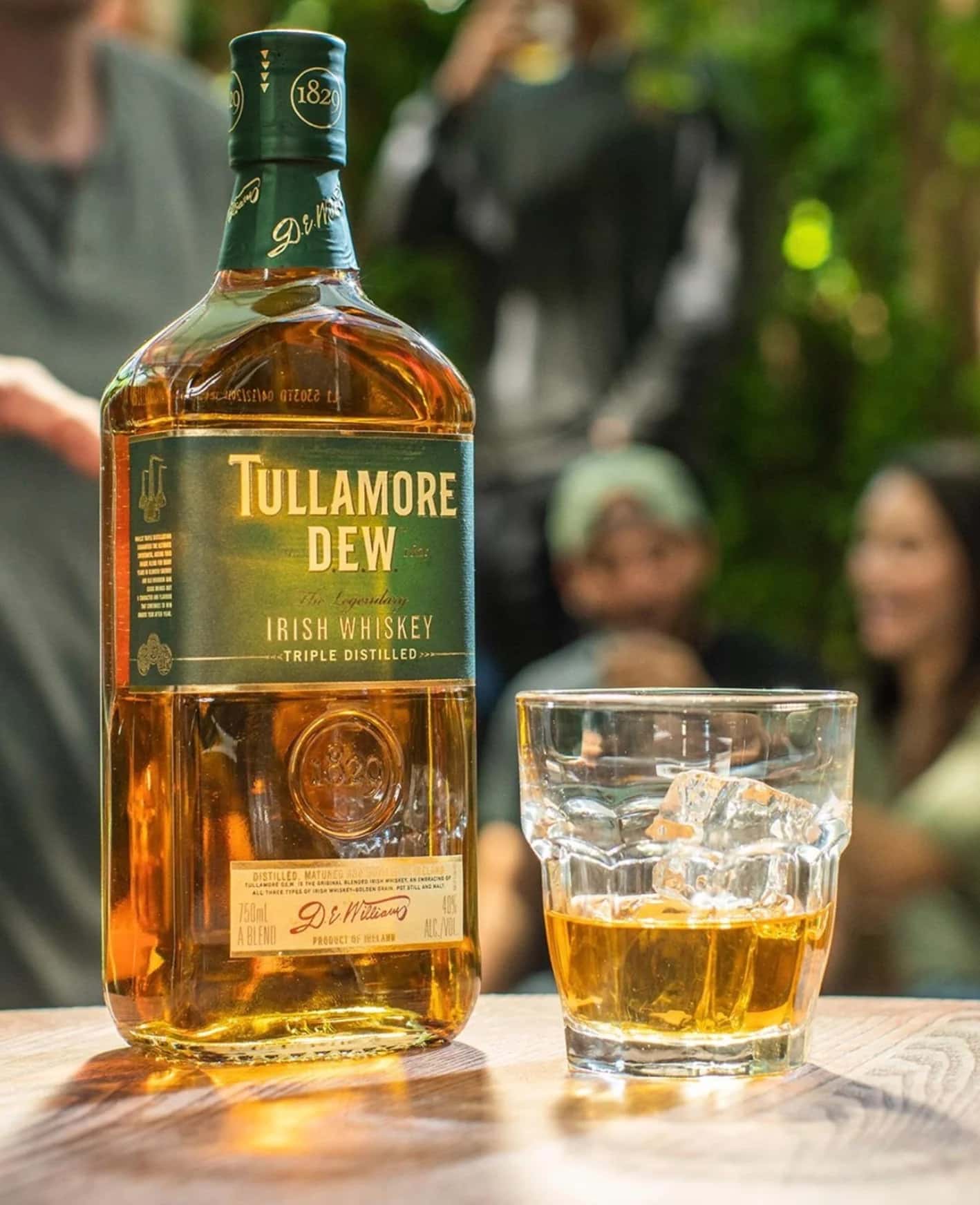 <span color-type="color" style="color: #ffffff;">Tullamore Dew</span>