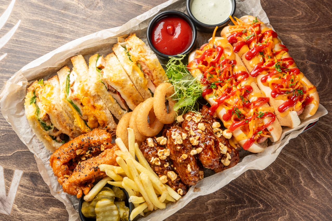 Сет хот-догов и сэндвичей на компанию <br>