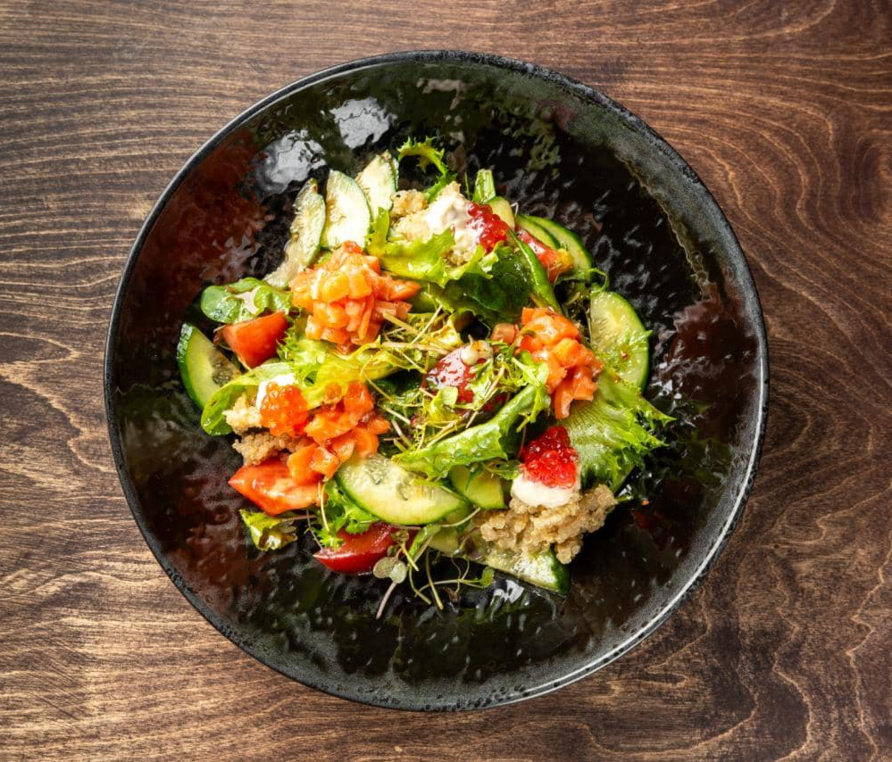 Салат с форелью и киноа <span color-type="color" style="color: #d60808;">new</span><br>