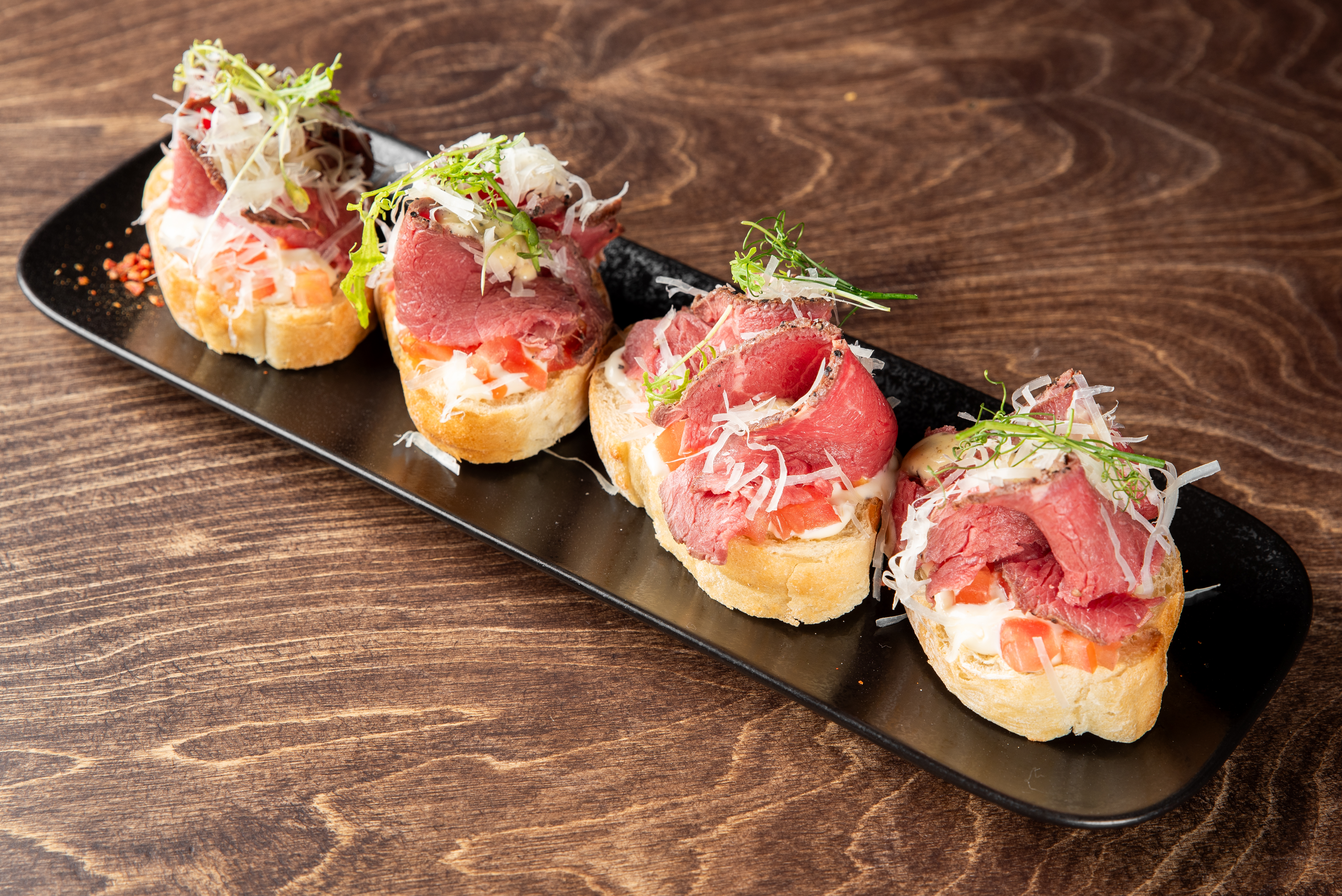 Брускетты с ростбифом<br>